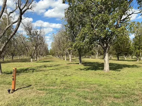 3140 E Landings S, Granbury, TX 76049