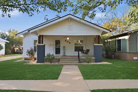 906 W 7th St, Cisco, TX 76437