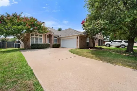 6604 High Brook Dr, Fort Worth, TX 76132