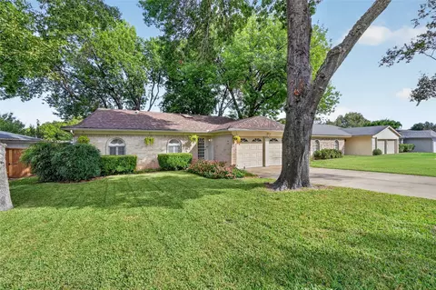 5715 Shady Hill Ln, Arlington, TX 76016