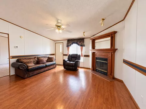 Living - 401 E Wl Doc, Naples, TX 75568 photo 1 of 2