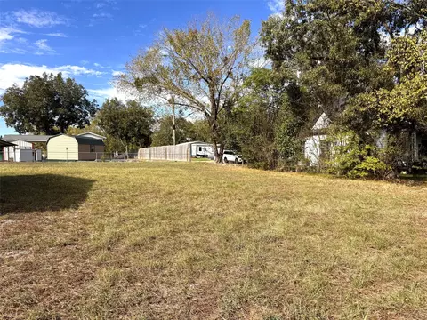 Exterior - 401 E Wl Doc, Naples, TX 75568 photo 3 of 4