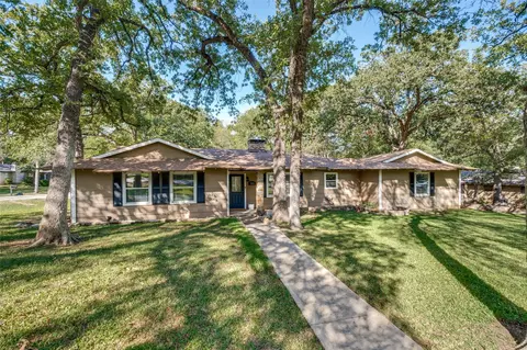 521 Greenbriar Ln, Highland Village, TX 75077