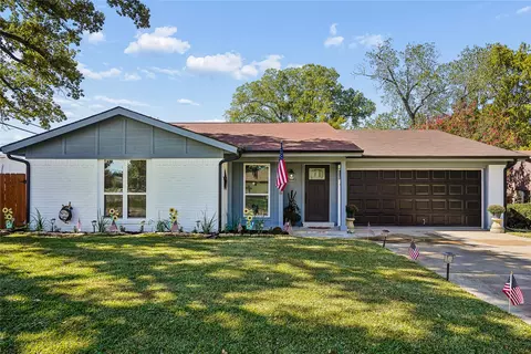 700 Del Mar Ln, Arlington, TX 76012