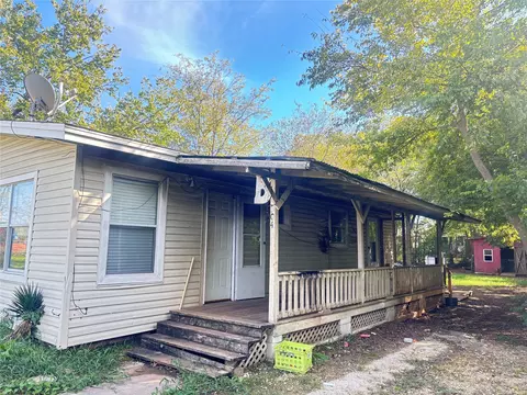 204 Prairie St, Nocona, TX 76255