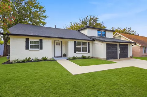 1002 Rosewood Ln, Arlington, TX 76010