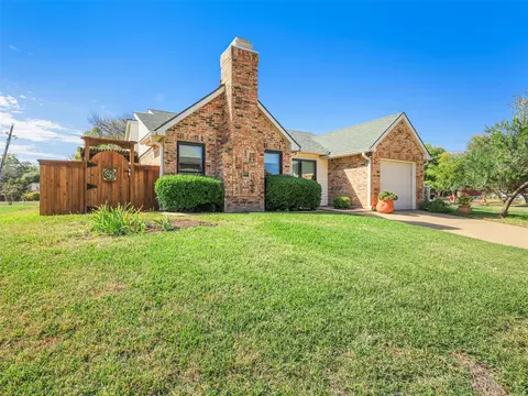 3013 Plumtree Ln, Plano, TX 75074