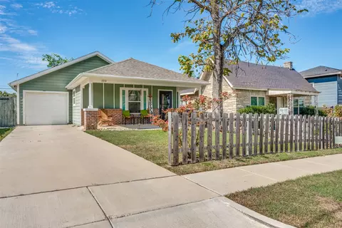 1310 New York Ave, Fort Worth, TX 76104