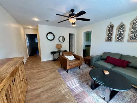 205 E Cardinal St, Ector, TX 75439 photo 2