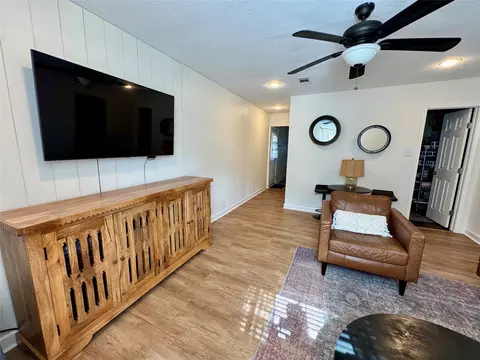 205 E Cardinal St, Ector, TX 75439 photo 4