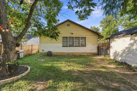 Exterior - 2108 Lyle Ave, Waco, TX 76708 photo 5 of 11