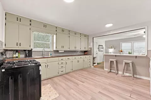 Kitchen - 2108 Lyle Ave, Waco, TX 76708 photo 4 of 4