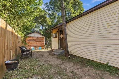 Exterior - 2108 Lyle Ave, Waco, TX 76708 photo 10 of 11
