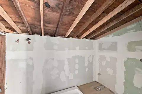 Bath - 2108 Lyle Ave, Waco, TX 76708 photo 3 of 3