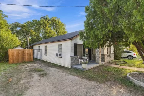 Exterior - 2108 Lyle Ave, Waco, TX 76708 photo 2 of 11