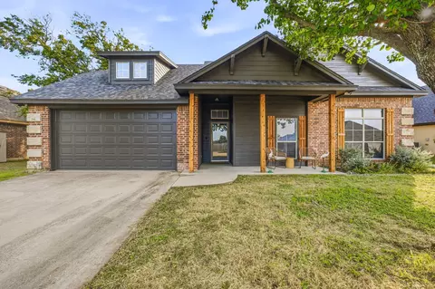 241 Water Oak Ln, Weatherford, TX 76086
