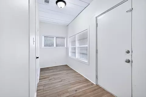 Entry Way - 514 E Day St, Denison, TX 75021 photo 2 of 3