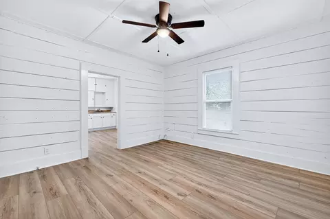 Living - 514 E Day St, Denison, TX 75021 photo 2 of 4