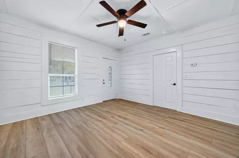 Living - 514 E Day St, Denison, TX 75021 photo 3 of 4