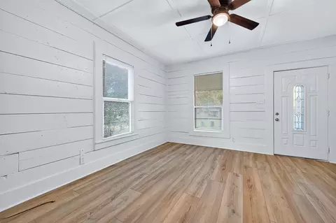 Living - 514 E Day St, Denison, TX 75021 photo 1 of 4