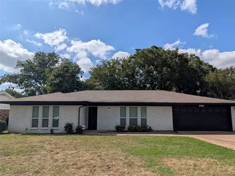 7804 Rockdale Rd, Fort Worth, TX 76134
