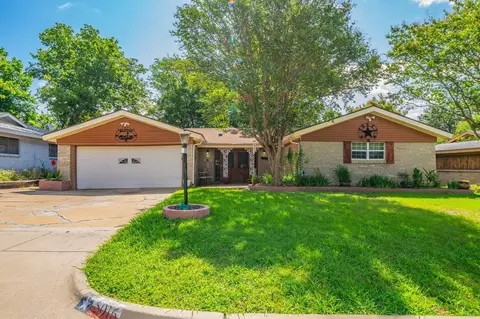 5016 Wyoming Trl, North Richland Hills, TX 76180