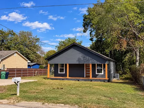 611 Wilson St, Denton, TX 76205