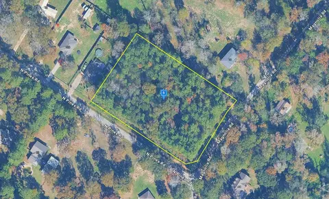 20 N Pines Rd, New Caney, TX 77357