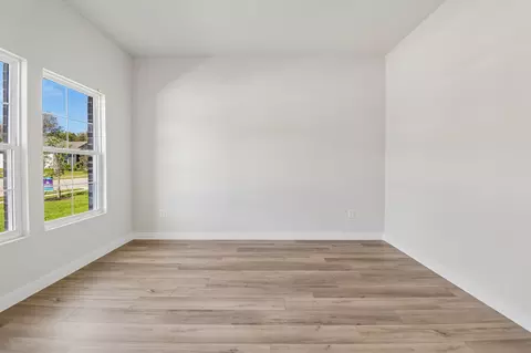 Living - 352 Declan St, Springtown, TX 76082 photo 6 of 8