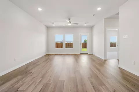Living - 352 Declan St, Springtown, TX 76082 photo 2 of 8