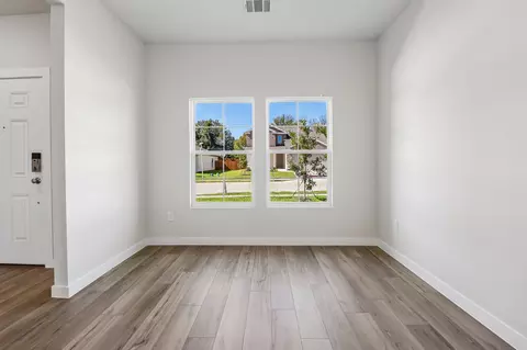 Living - 352 Declan St, Springtown, TX 76082 photo 7 of 8