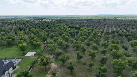 8317 W Landings Rd, Granbury, TX 76049