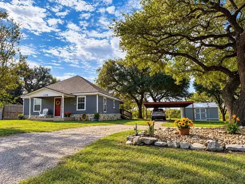 1708 W Main St, Gatesville, TX 76528