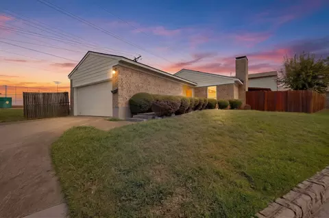 2228 Bunker Hill Dr, Carrollton, TX 75006