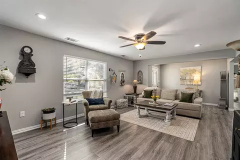 Living - 519 Mae Dr, Mabank, TX 75147 photo 1 of 3