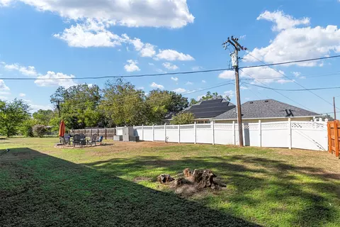 Exterior - 519 Mae Dr, Mabank, TX 75147 photo 5 of 7