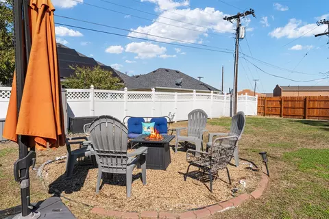 Exterior - 519 Mae Dr, Mabank, TX 75147 photo 4 of 7