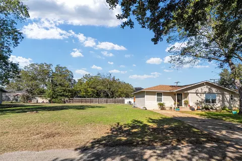 Exterior - 519 Mae Dr, Mabank, TX 75147 photo 7 of 7