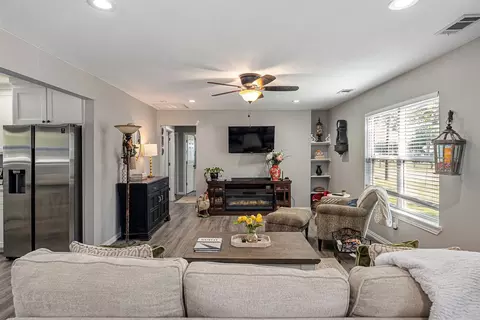 Living - 519 Mae Dr, Mabank, TX 75147 photo 3 of 3