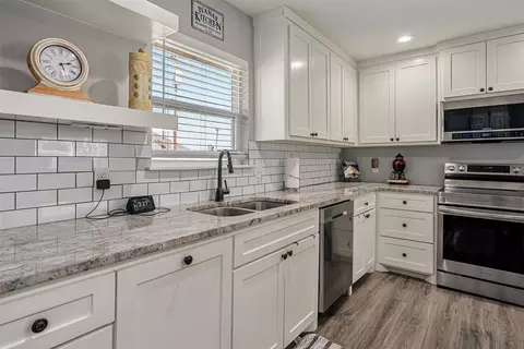 Kitchen - 519 Mae Dr, Mabank, TX 75147 photo 5 of 9