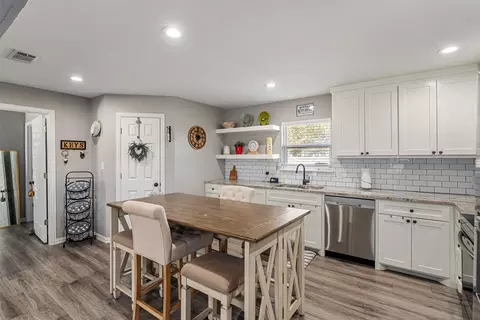 Kitchen - 519 Mae Dr, Mabank, TX 75147 photo 3 of 9