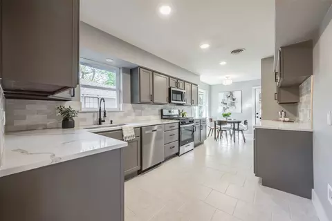 3017 San Medina Ave, Dallas, TX 75228