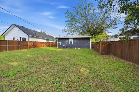 Exterior - 106 E Heron St, Denison, TX 75021 photo 5 of 5