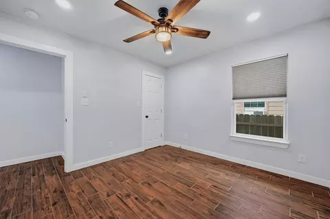 Bedroom - 106 E Heron St, Denison, TX 75021 photo 4 of 7