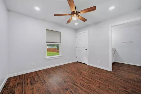 Bedroom - 106 E Heron St, Denison, TX 75021 photo 5 of 7