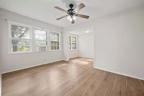 Living - 224 W Hull St #101-3, Denison, TX 75020 photo 6 of 8