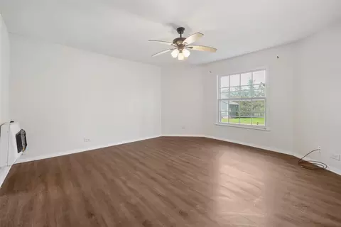 Living - 224 W Hull St #101-3, Denison, TX 75020 photo 2 of 8