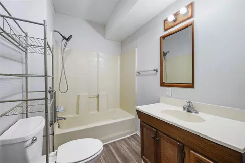 Bath - 224 W Hull St #101-3, Denison, TX 75020 photo 1 of 1