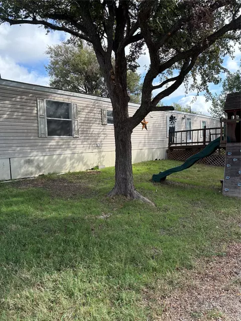 203 S Mountain Rdg, Cresson, TX 76035
