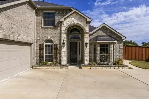909 Heath Creek Dr, Desoto, TX 75115